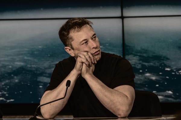 FCC Urged to Investigate SpaceX Amid Allegations of Musk's Role in Ukraine-Russia Conflict