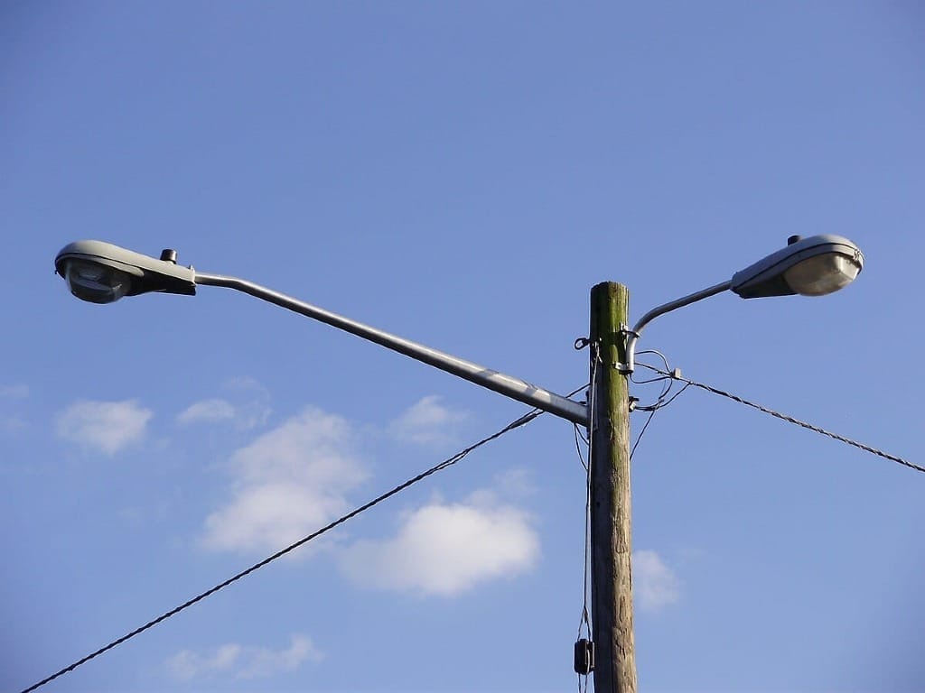 Wireless Carriers Press FCC to Expand Access to Light Poles