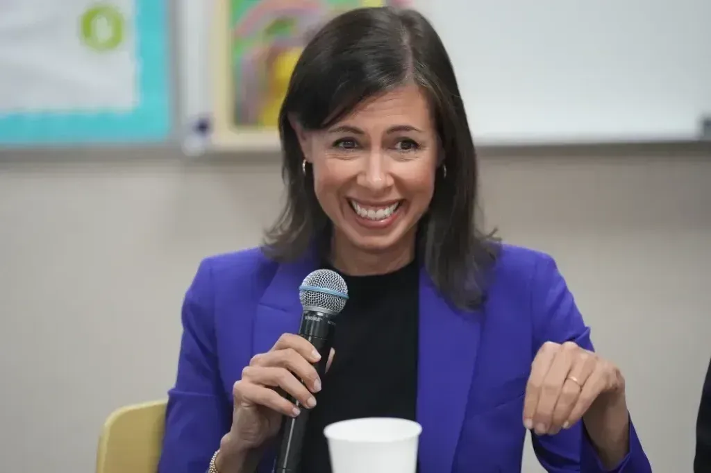 October Surprise: Rosenworcel Opens Probe Into ISP Data Caps