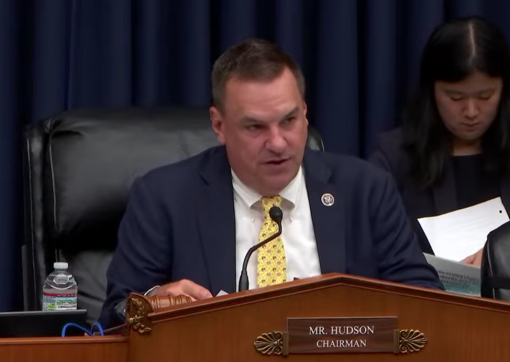 House Panel Pushes GOP-Led Broadband Permitting Package