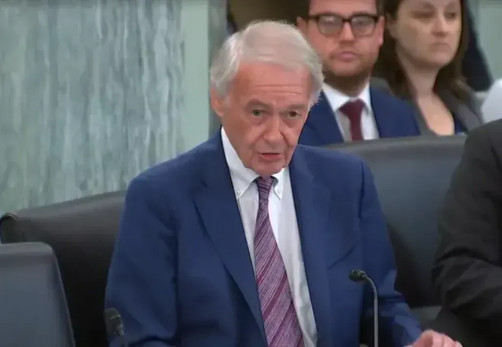Sen. Markey Can't Recall His Own Effort to Revoke Sinclair's TV Licenses