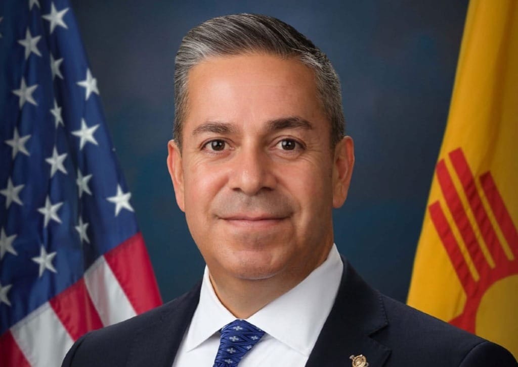 Senators Push App Disclosure Rules Tied to Foreign Adversaries