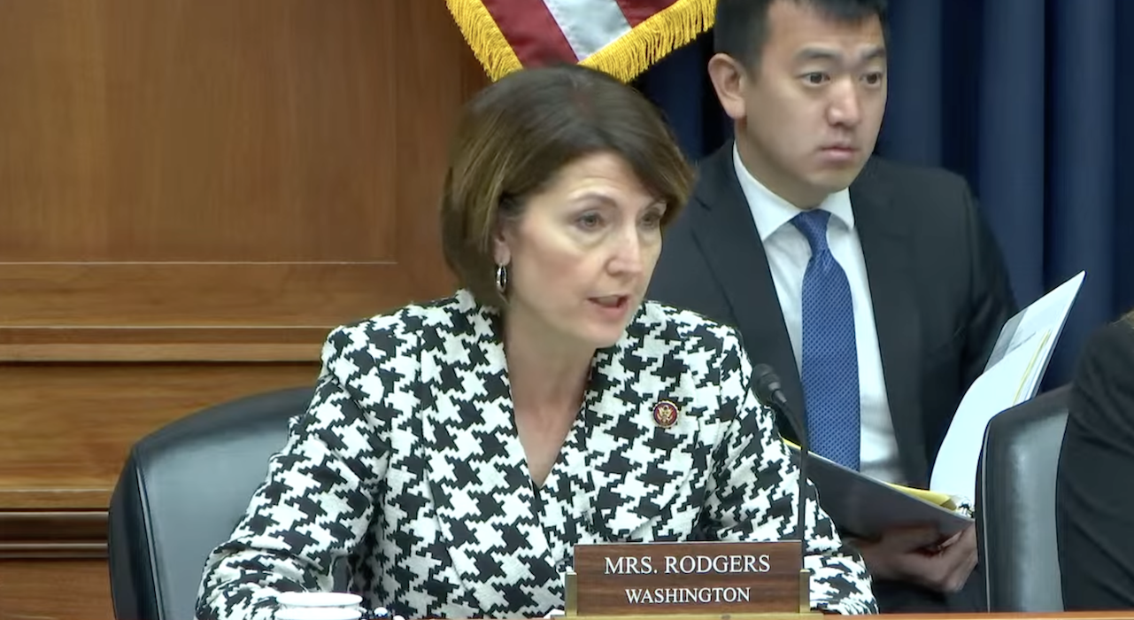 House GOP Uses Oversight Hearing to Criticize FCC Actions