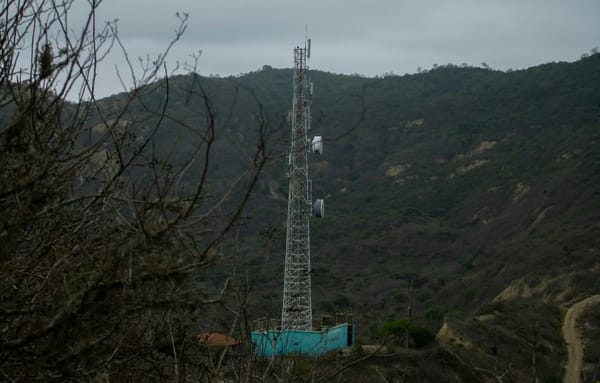 Consumer Groups Hold Network Outage Against AT&T in Spectrum Battle