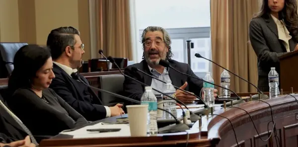 FCC Could Try to Bypass 39% TV Cap By Redefining 'National Audience Reach,' Analyst Says