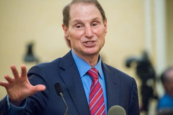 Led by Wyden, Democrats Call on NTIA to Reform Privacy Standards for .US Domains